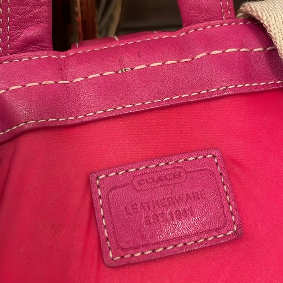 Coach, please check all picture of condition - Picture 9 of 17